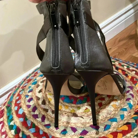 Imagine Vince Camuto Devin satin silver  heels - Picture 3 of 6